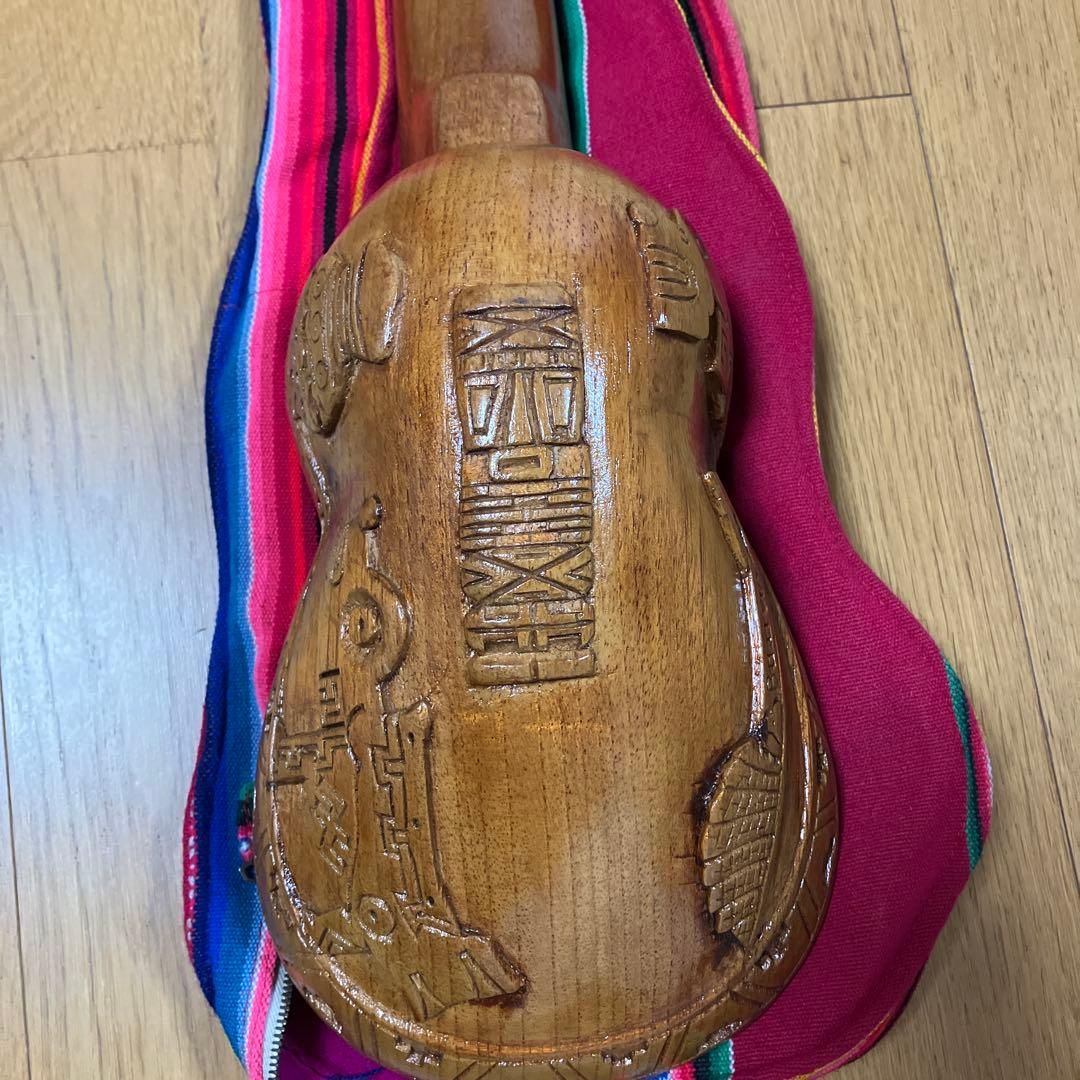 木製　チャランゴ (弦、カバー付き)