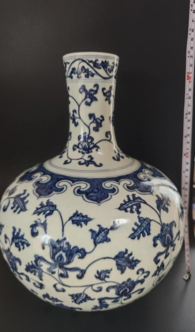 明時代　染付青花吉祥花紋天球瓶(B-19)