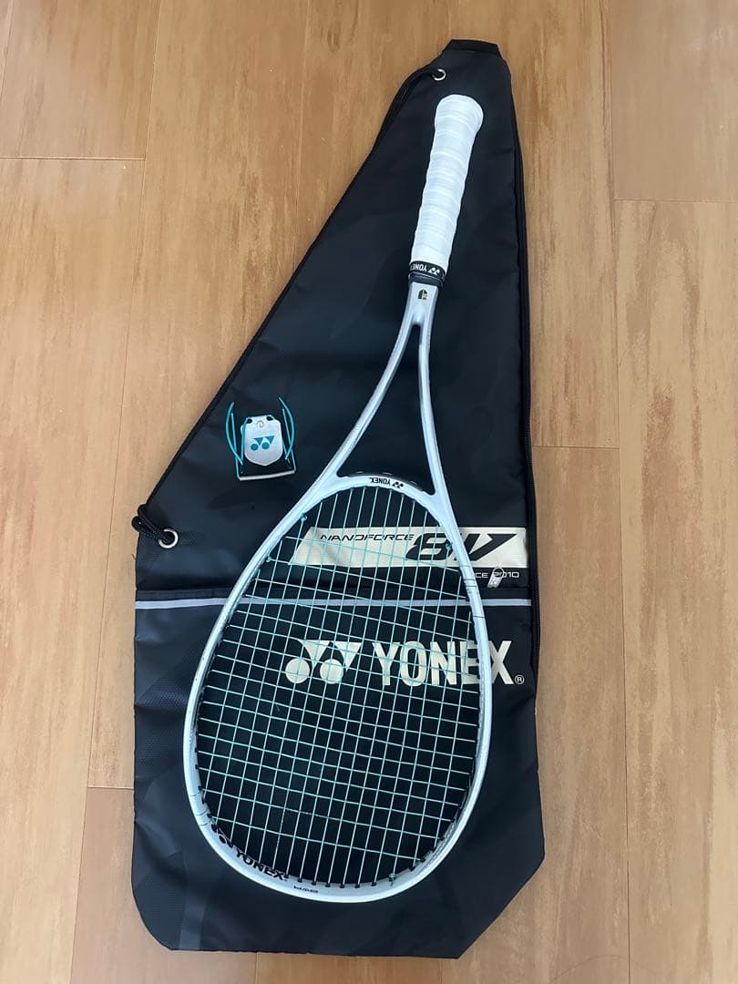 YONEX 軟式テニスラケット/ラケットケースとボールフォルダー付き