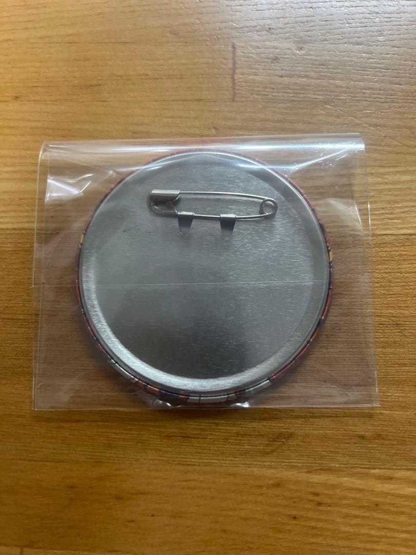 ワンピース　お台場みんなの夢大陸 ドでか缶バッジ ルフィ　GOLD