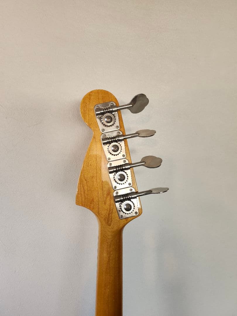 Fender Mustang Bass レッド 美品。