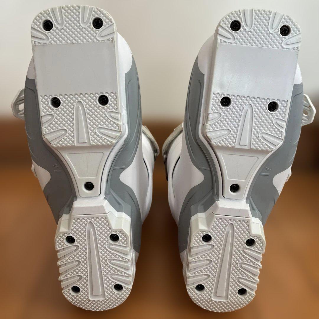 新品 シュトロイレ スキーブーツ STREULE GARNET 70 23cm