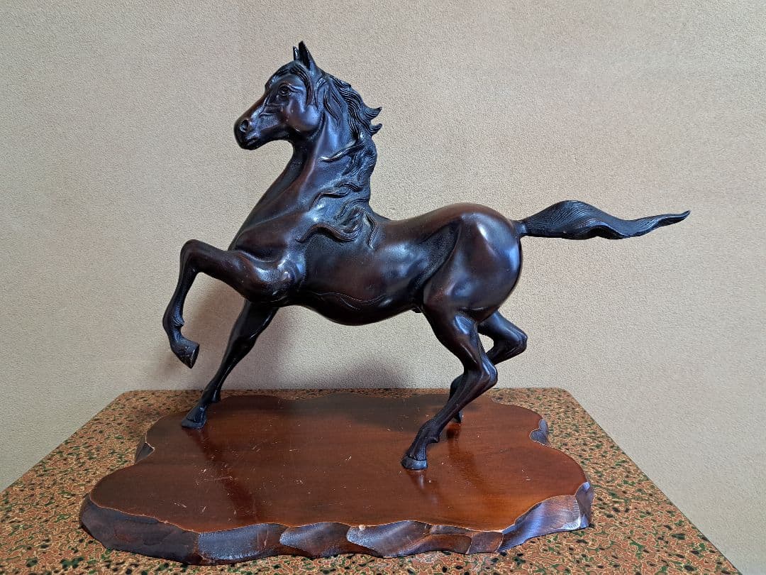 昭和《美術鋳物》駿馬の置物(大型) 木製台座付き