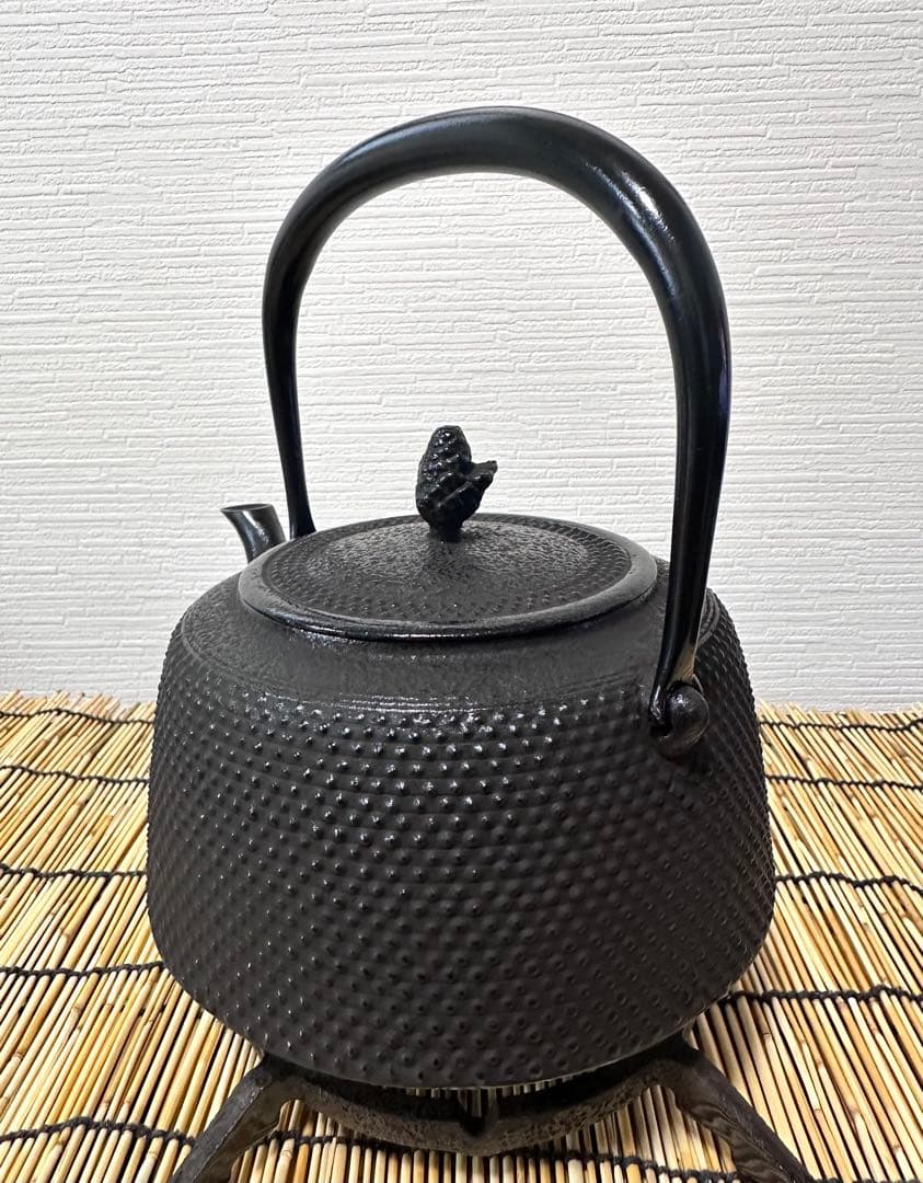 未使用品　工房和秋 金野 和秋作 １５型九重アラレ　南部鉄瓶　南部鉄器　鉄瓶