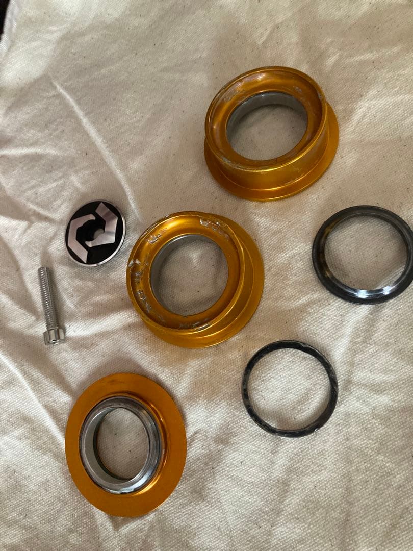 Chris king inset ヘッドセット 1.5 to OS