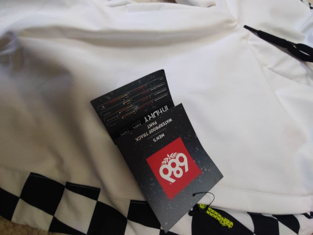 686 スノーボードウェア Mサイズ　上下セット