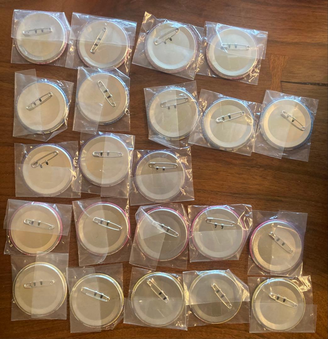 未開封　アイカツ　オフィシャルストア　缶バッジ　いちご　あおい　蘭　美月　22個