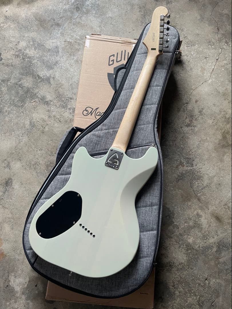 GUILD Surfliner White Sage サーフライナー　試奏のみ