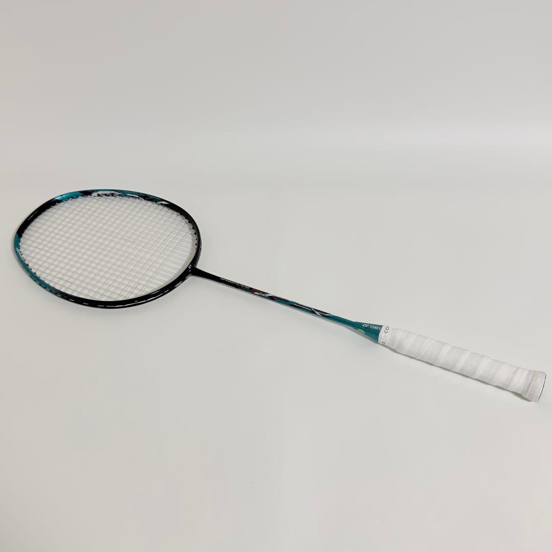 バドミントン ラケット ヨネックス ナノフレア700 廃盤 希少品 4UG5