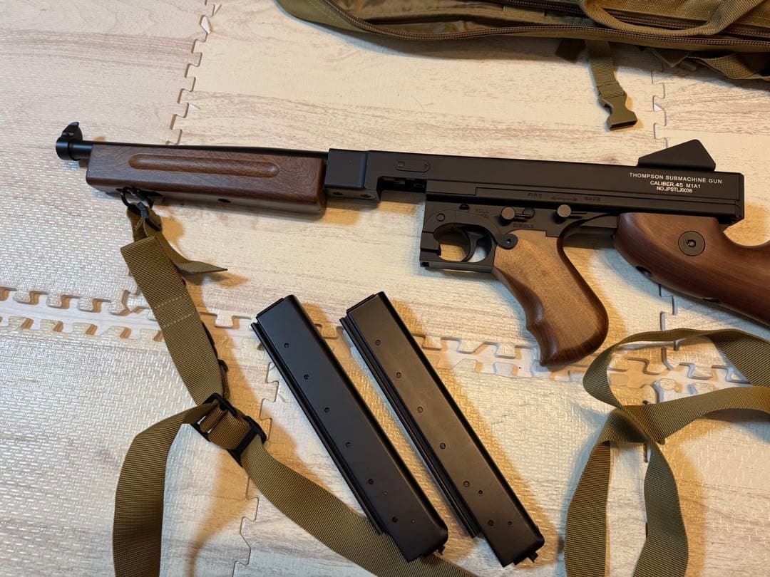 トンプソンM1A1 電動ガン(ケース+バッテリー+マガジン付き)