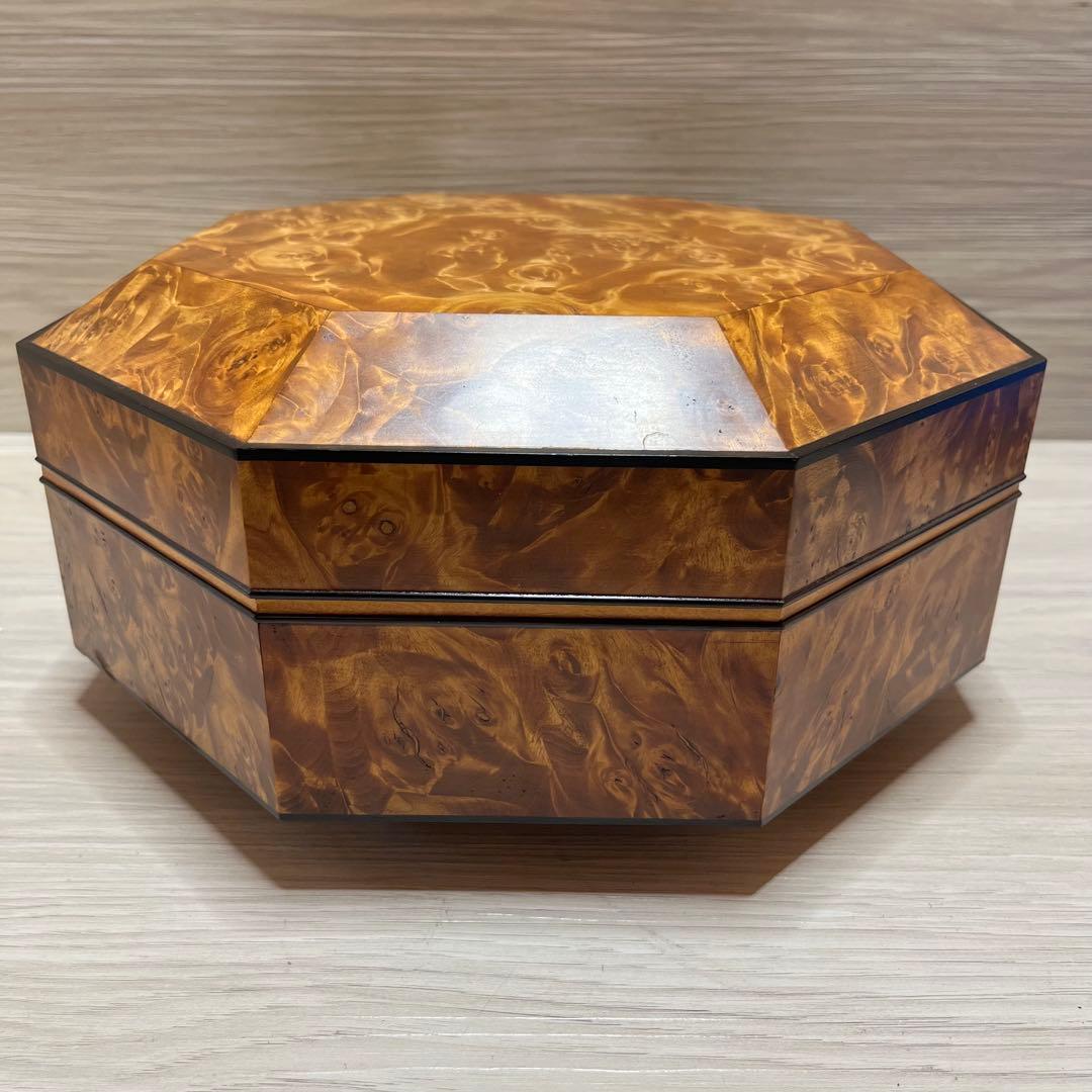 工芸品　栃拭漆八稜筥