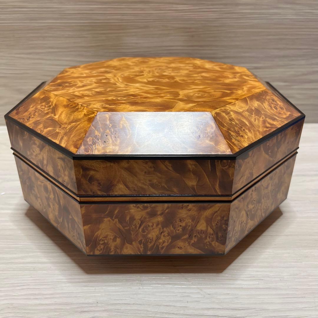 工芸品　栃拭漆八稜筥