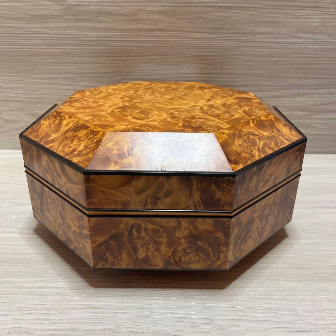 工芸品　栃拭漆八稜筥