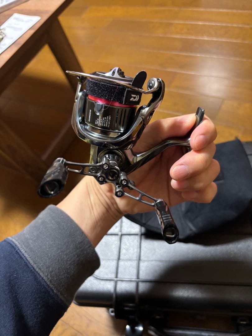 新年価格:新品未使用22Stella C2000S箱付き。34ハンドルセット