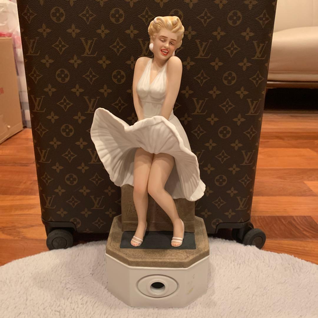 miles.ohashi マリリンモンロー 7年目の浮気 空瓶