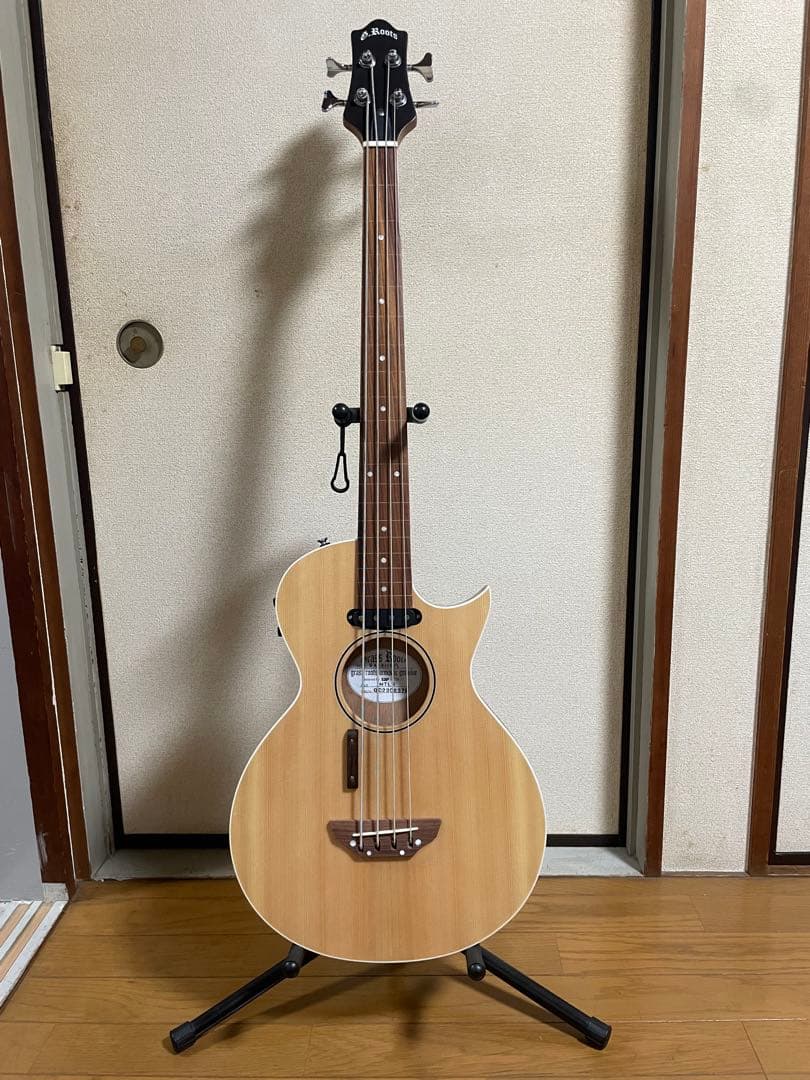 Grass Roots フレットレス　ベース