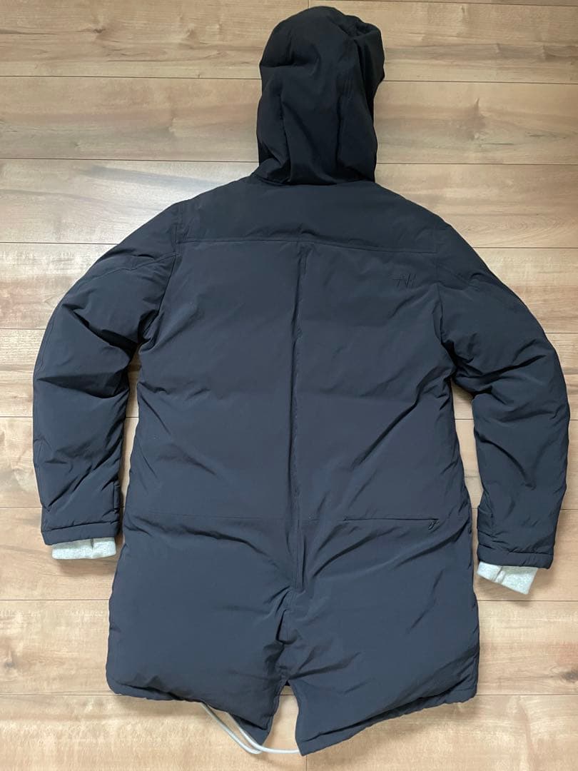 bassy　svolme NEUTRAL ACT ダウンジャケット