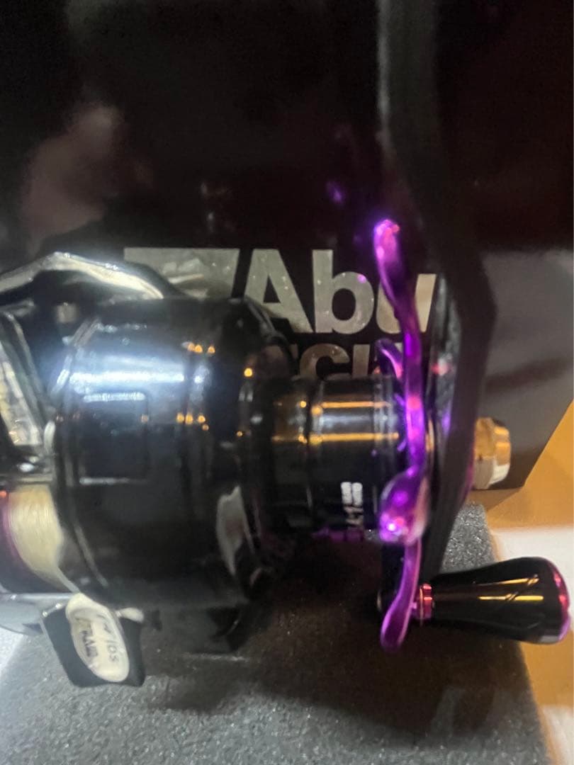 Abu Garcia EXD ベイトリール 5.4:1 黒/紫