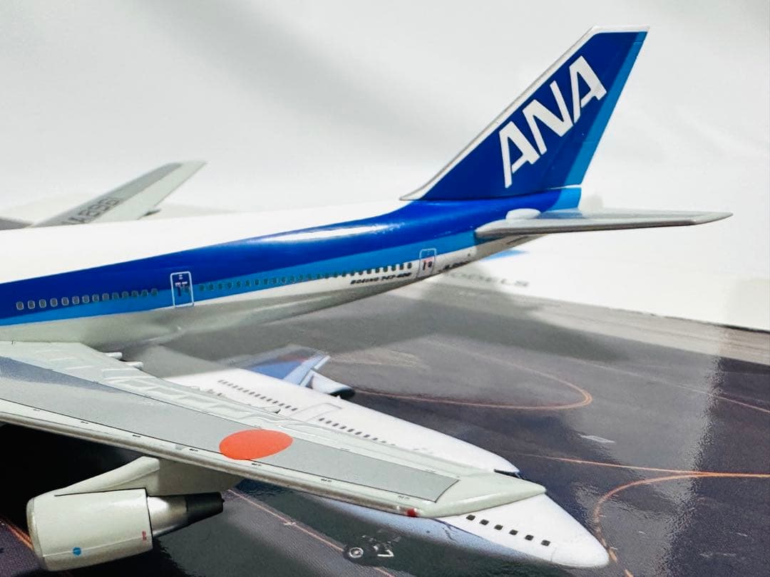 全日空商事 1/400 ANA 747-400 NH40015