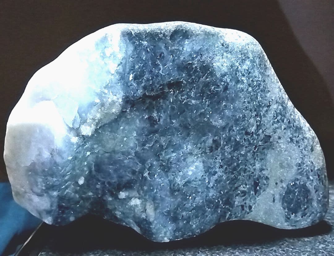 ★翡翠原石★糸魚川硬玉【小滝・川ズレ・ウブ2.7kg】