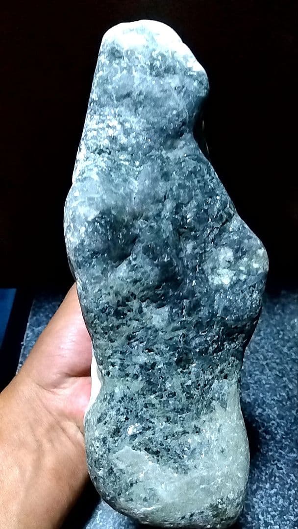 ★翡翠原石★糸魚川硬玉【小滝・川ズレ・ウブ2.7kg】