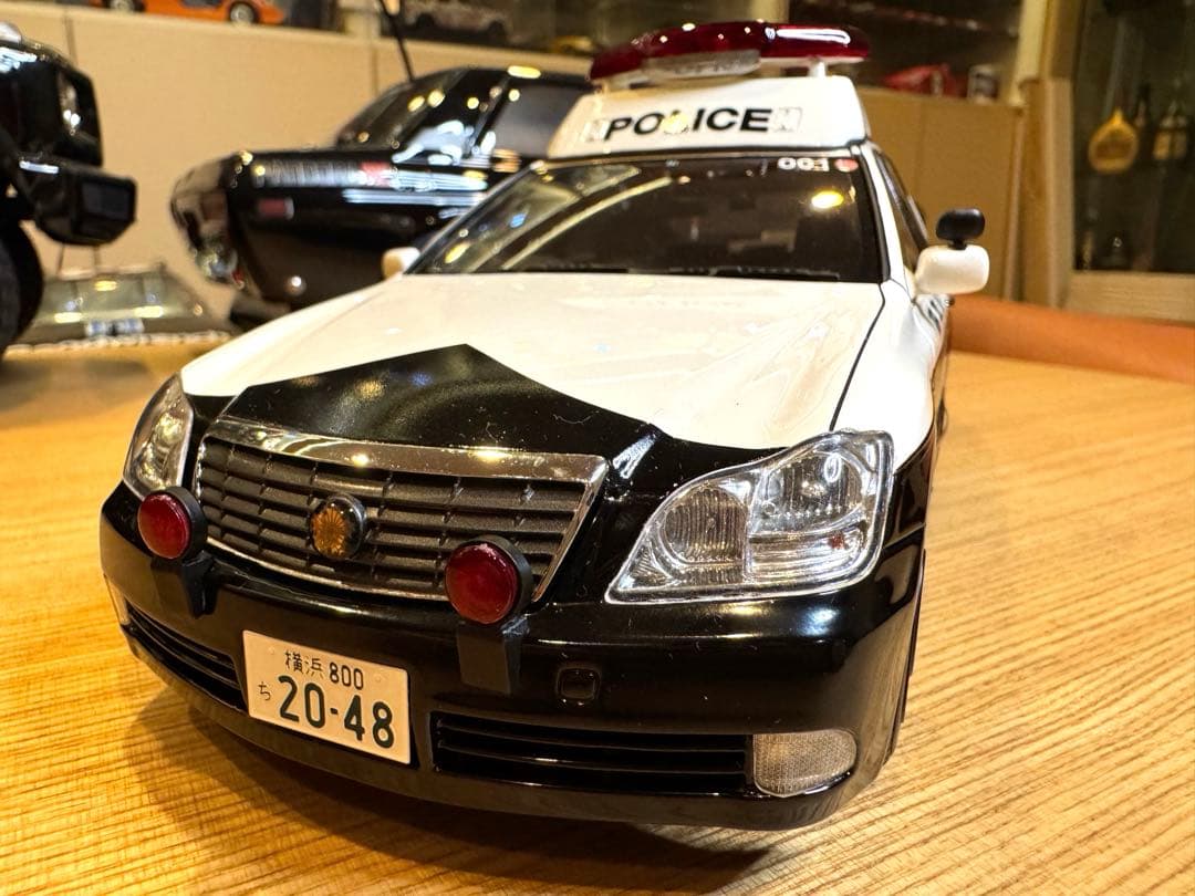 1/18Toyota Crown(GRS180)神奈川県警 自動車警ら隊001号