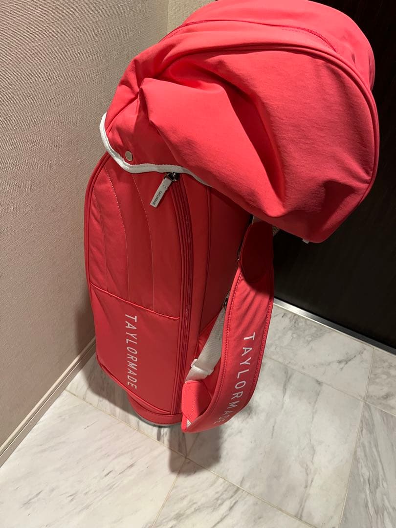 TAYLORMADE ピンク ゴルフバッグ