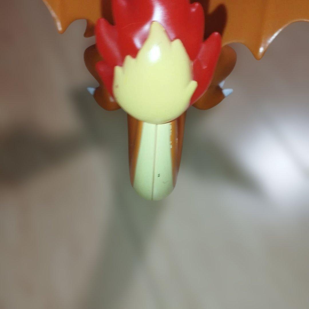 希少　ポケモンアクションフィギュア リザードン　タカラトミー