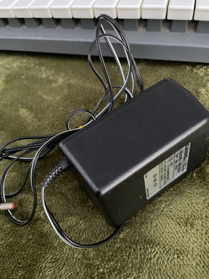 CASIO ｌＫ-301 BB キーボード　61鍵盤　スタンド付き