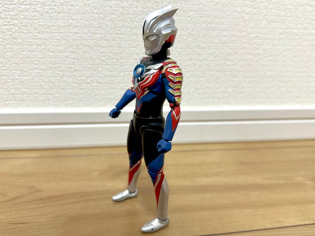 改造 発光 ウルトラマンオーブ ハリケーンスラッシュ S.H.Figuarts