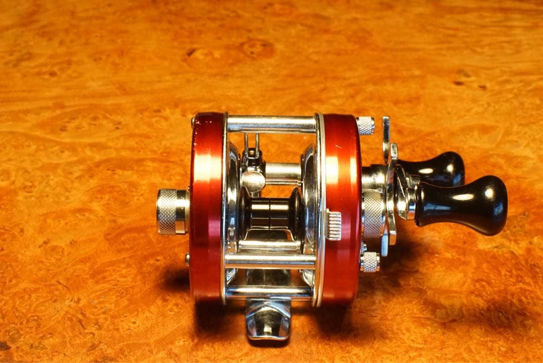 元箱付 ABU アンバサダー 4500 メンテ済 フレーム修正済 チェリーレッド