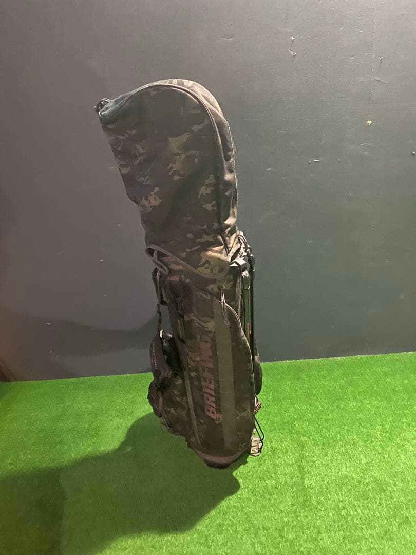ひ品　BRIEFING迷彩スタンド付きキャディバッグ