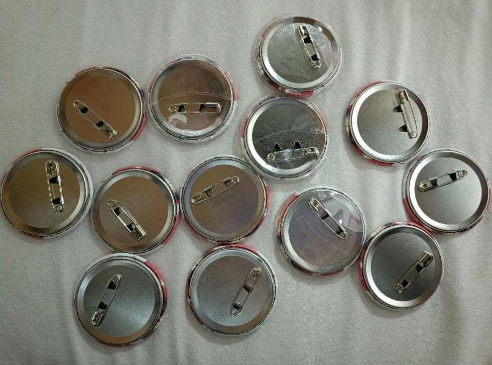 すとぷり　莉犬　缶バッチ　アリツア　デフォ