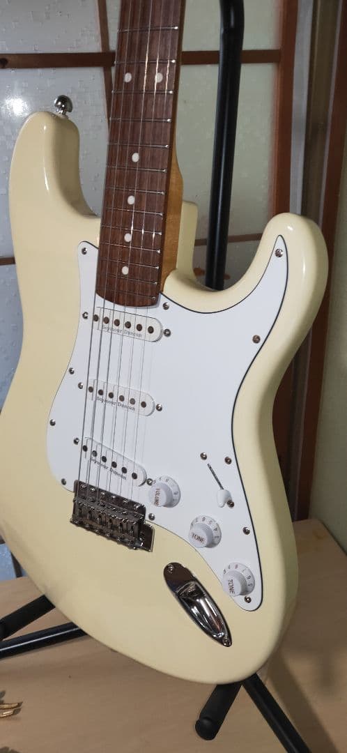 mashroom　エレキギター　ストラトキャスター