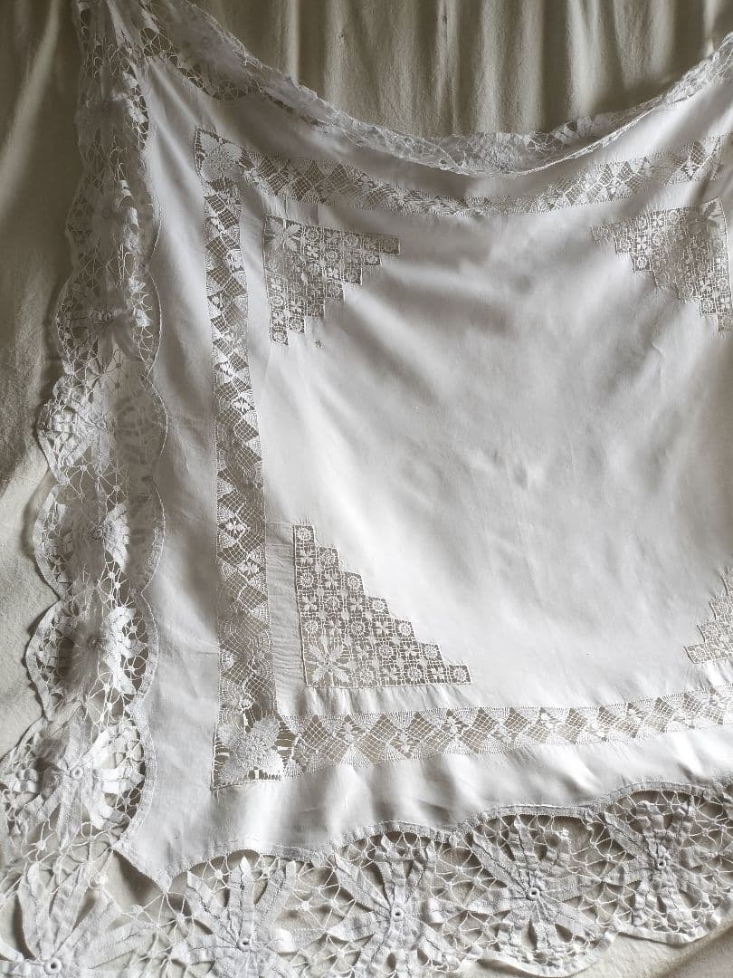 フランスアンティーク　ボビンレース　whiteテーブルクロス