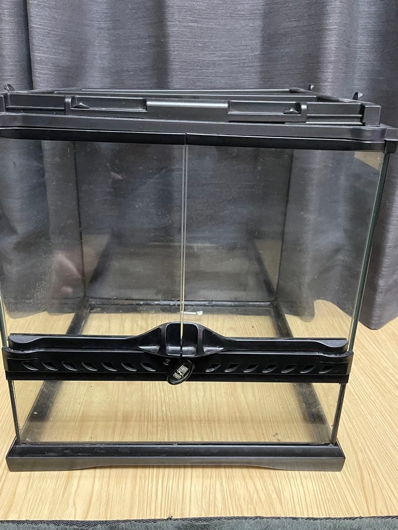 爬虫類ケージ　45✖️45
