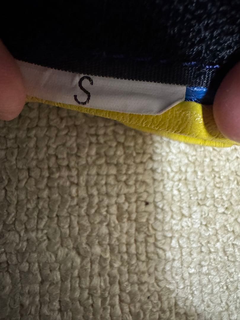 ISAMI パウンドグローブ 青/黄 S