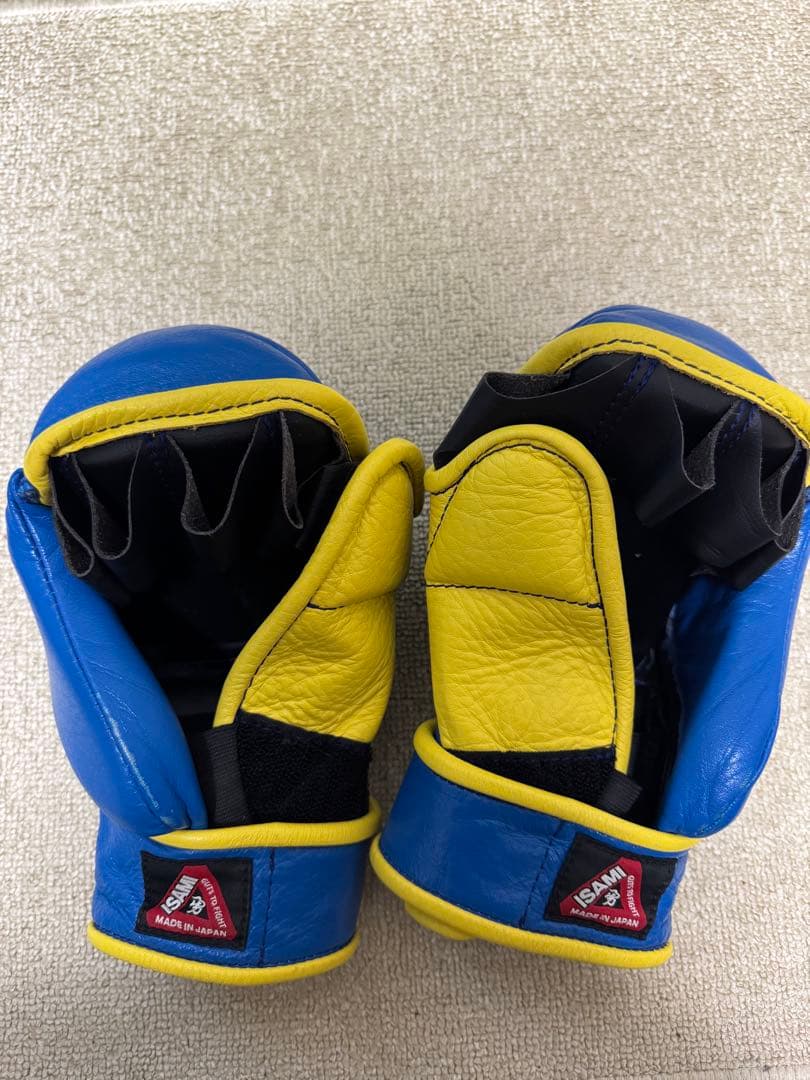 ISAMI パウンドグローブ 青/黄 S