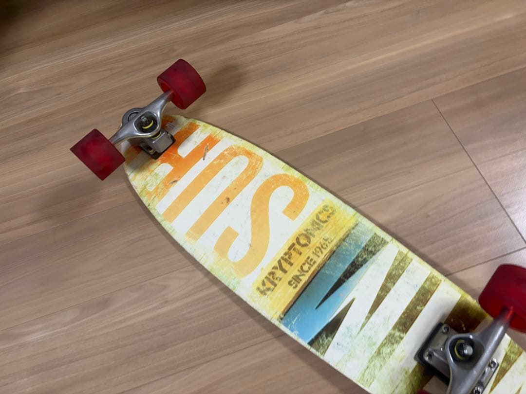 ★送料無料★お洒落　クリプトニクス　サーフスケートボード　陸トレ