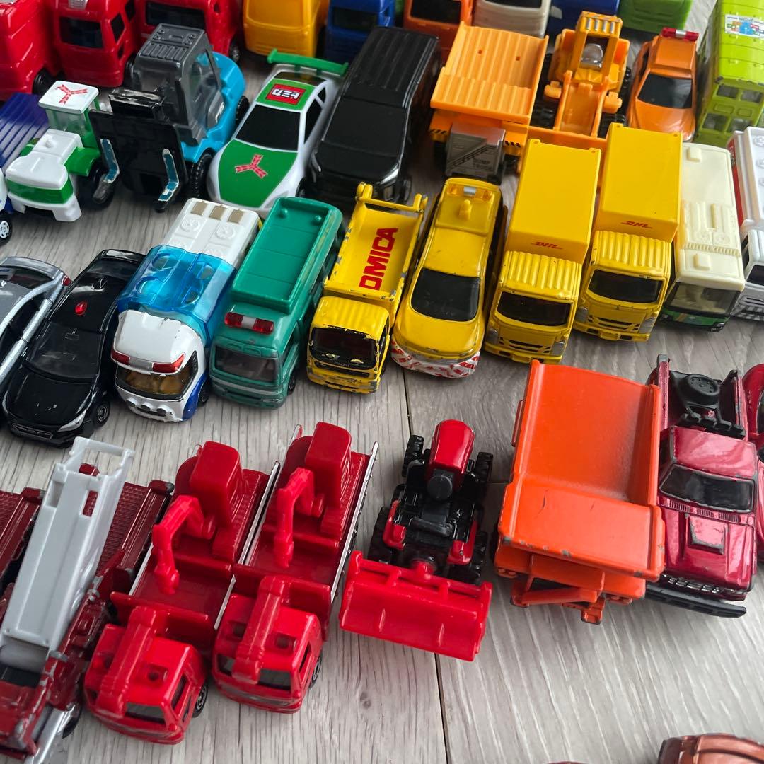 トミカ　まとめ売り　82台セット　ミニカー