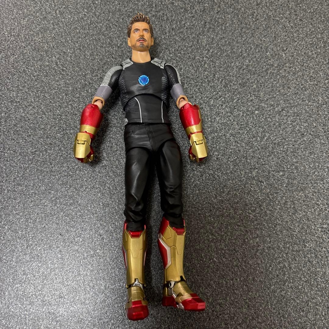 アイアンマン　トニー　スターク　フィギュア