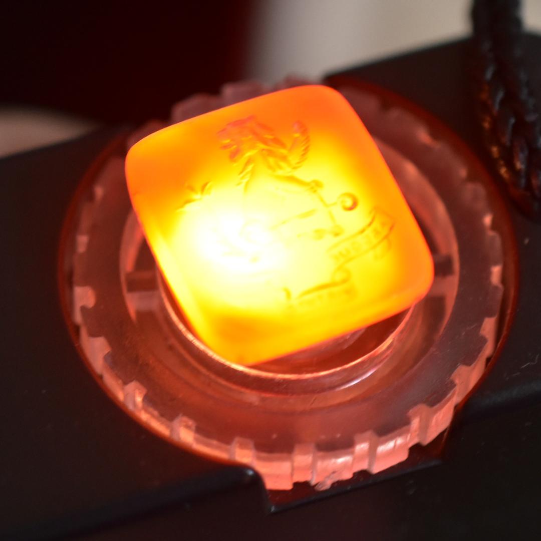 アンティーク カーネリアンのライオンの紋章のインタリオルース 手彫り