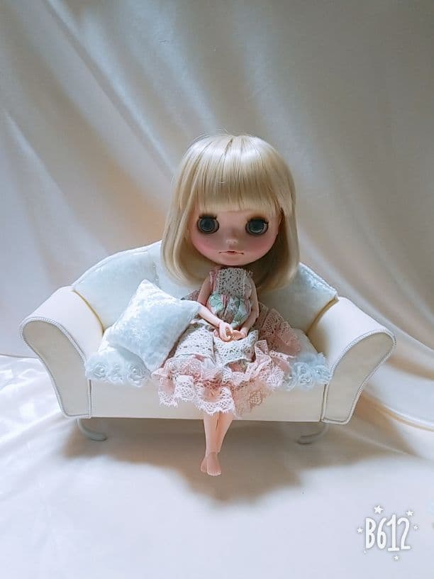 ブライス　リカちゃん　ドルフィー　ドール用　ミニチュアソファー出品参考画像