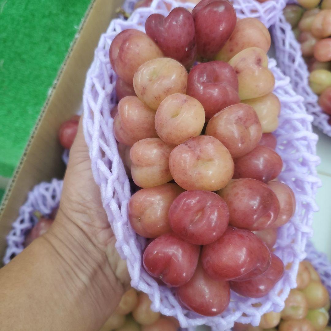 2️⃣ 山梨県産 マイハート ７房入り 箱込み5.4キロ