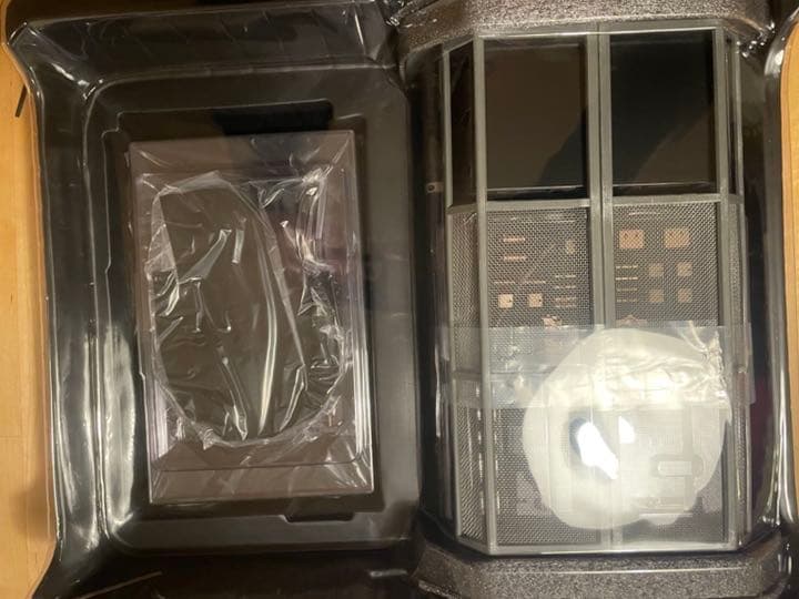 ホットトイズ　アルフレッドペニーワース&バット格納庫　ブルースウェイン付き