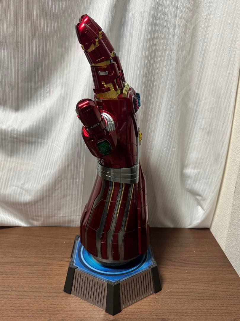 チ*ラ様 ホットトイズ１／１スケールレプリカ　ナノ・ガントレット