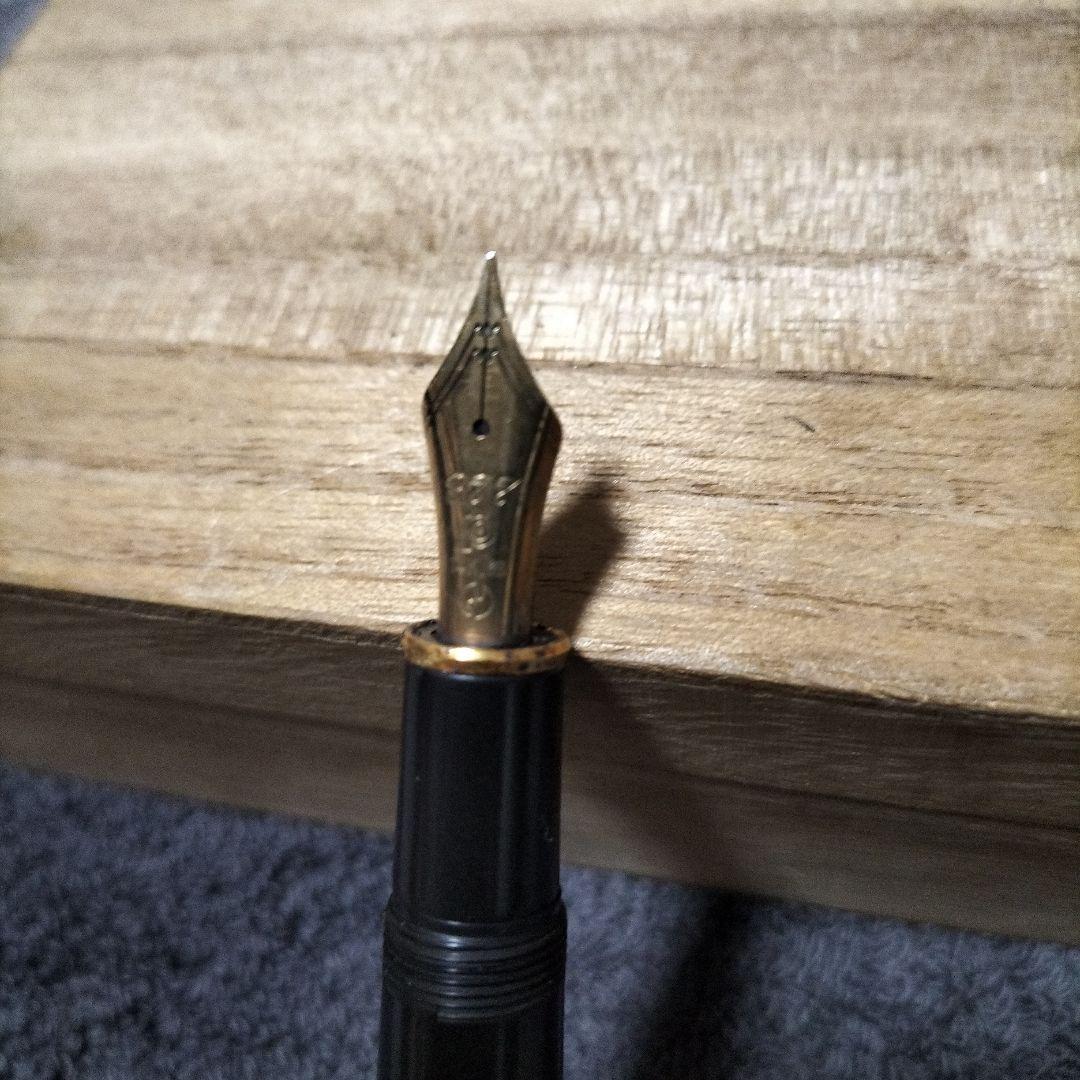 14K プラチナム　黒色プラスチック万年筆