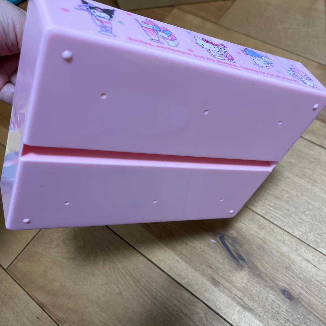 5000円　2019 サンリオキャラクター スタッキングトレー ピンク