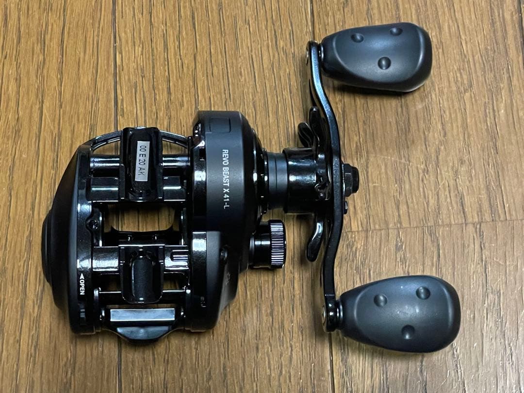 Abu Garcia REVO BEAST X ベイトリール