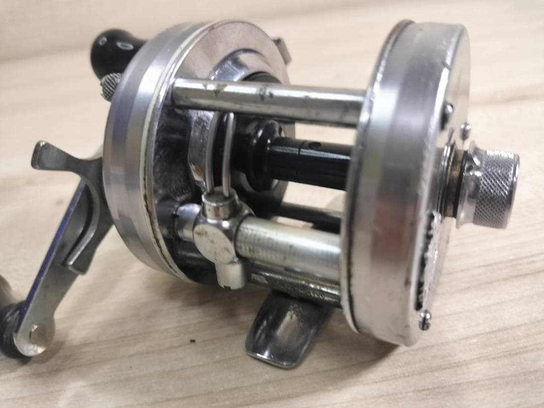 ☆ABU GARCIA アブ アンバサダー 5500C　ビンテージリール　銀